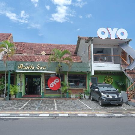 Oyo 585 Hotel Perwita Sari Yogyakarta Ngoại thất bức ảnh