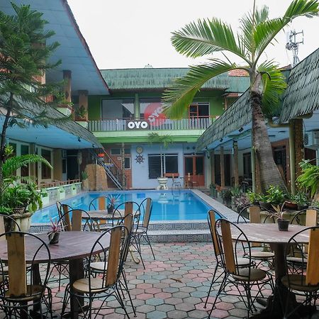 Oyo 585 Hotel Perwita Sari Yogyakarta Ngoại thất bức ảnh