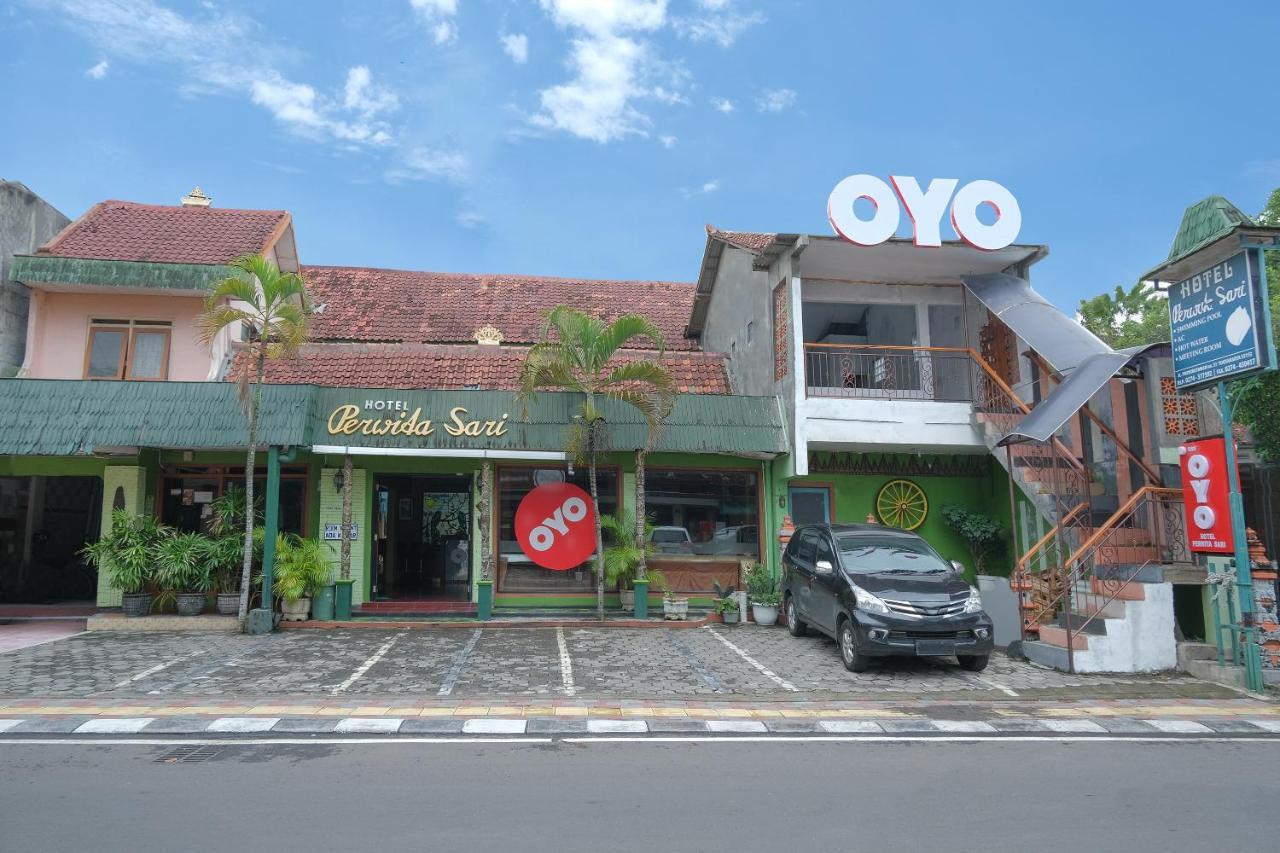 Oyo 585 Hotel Perwita Sari Yogyakarta Ngoại thất bức ảnh
