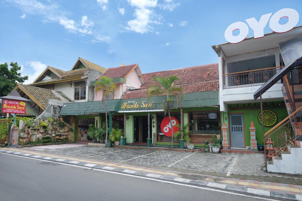 Oyo 585 Hotel Perwita Sari Yogyakarta Ngoại thất bức ảnh