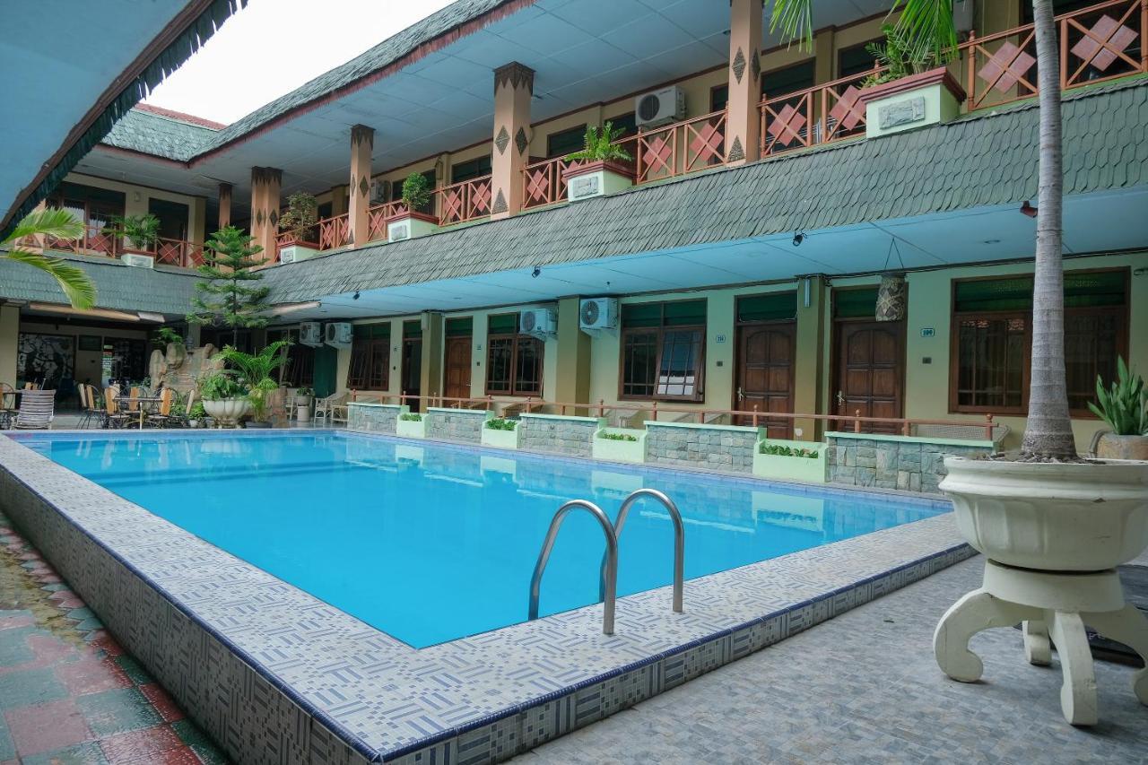Oyo 585 Hotel Perwita Sari Yogyakarta Ngoại thất bức ảnh
