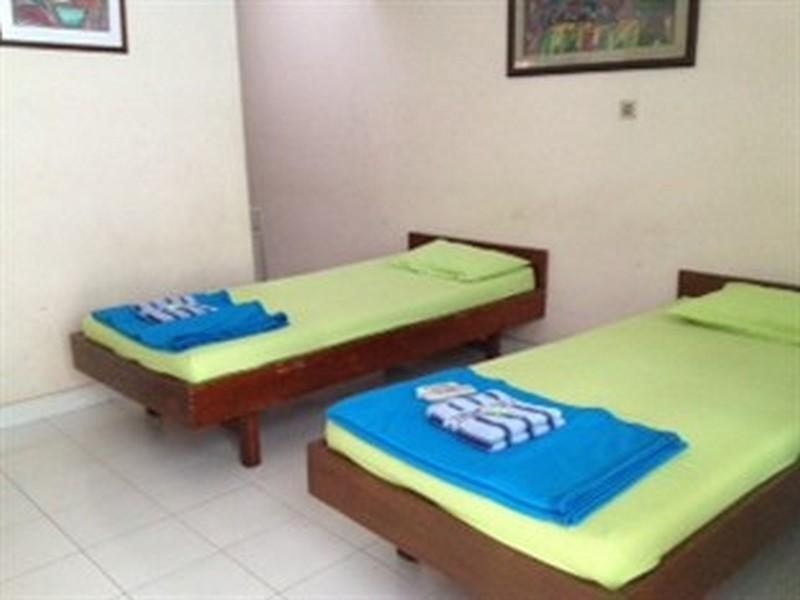 Oyo 585 Hotel Perwita Sari Yogyakarta Ngoại thất bức ảnh