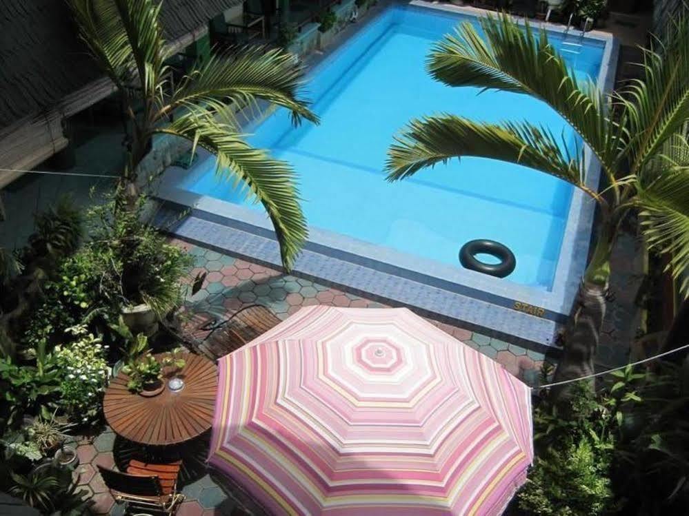 Oyo 585 Hotel Perwita Sari Yogyakarta Ngoại thất bức ảnh