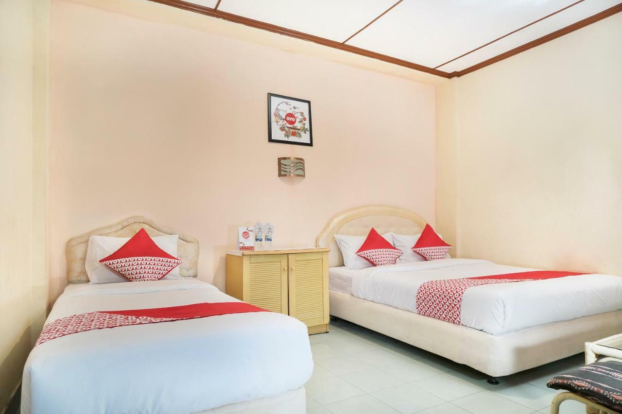 Oyo 585 Hotel Perwita Sari Yogyakarta Ngoại thất bức ảnh