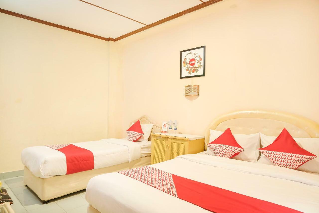 Oyo 585 Hotel Perwita Sari Yogyakarta Ngoại thất bức ảnh