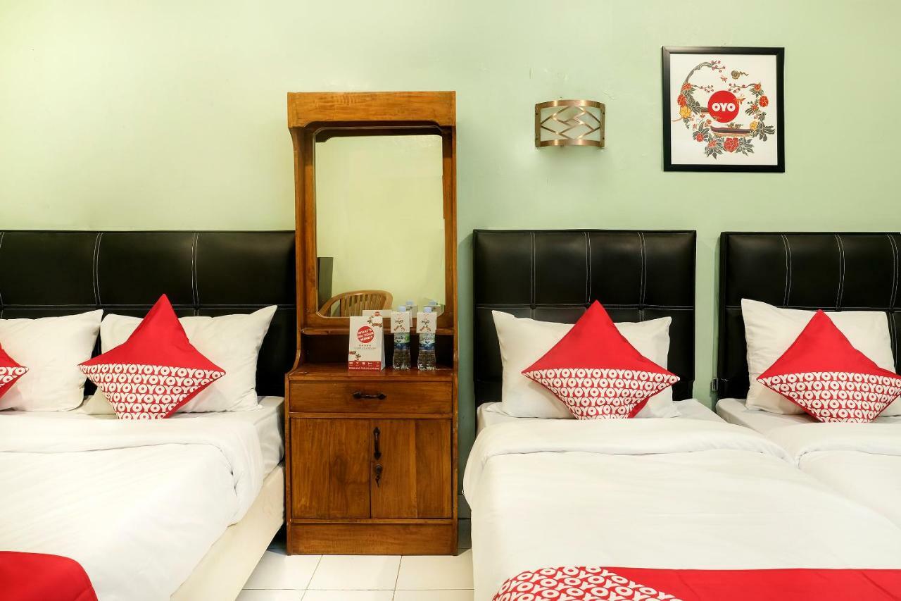 Oyo 585 Hotel Perwita Sari Yogyakarta Ngoại thất bức ảnh