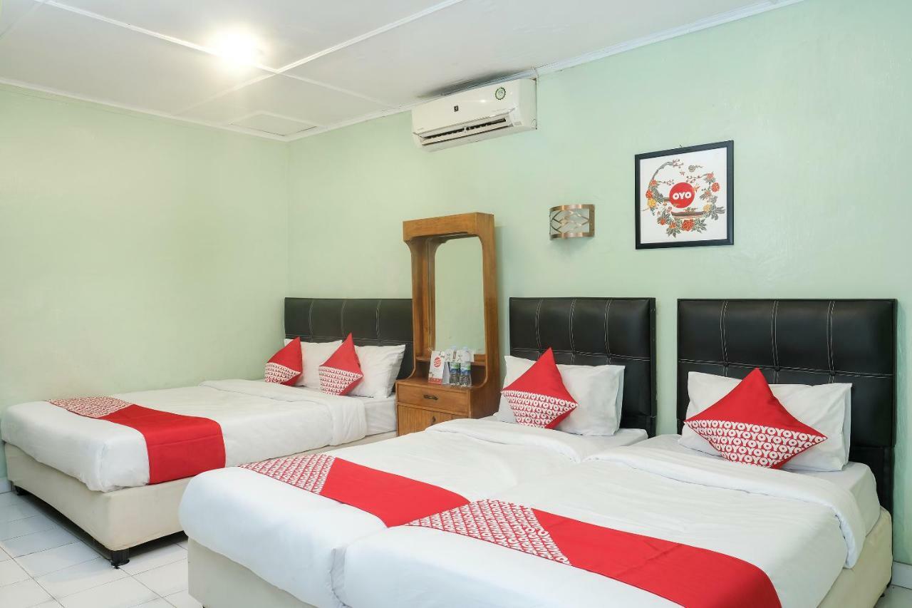 Oyo 585 Hotel Perwita Sari Yogyakarta Ngoại thất bức ảnh