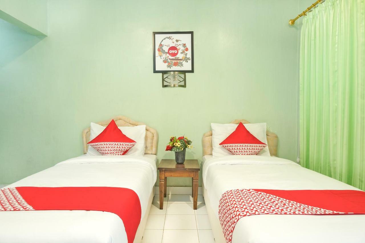 Oyo 585 Hotel Perwita Sari Yogyakarta Ngoại thất bức ảnh