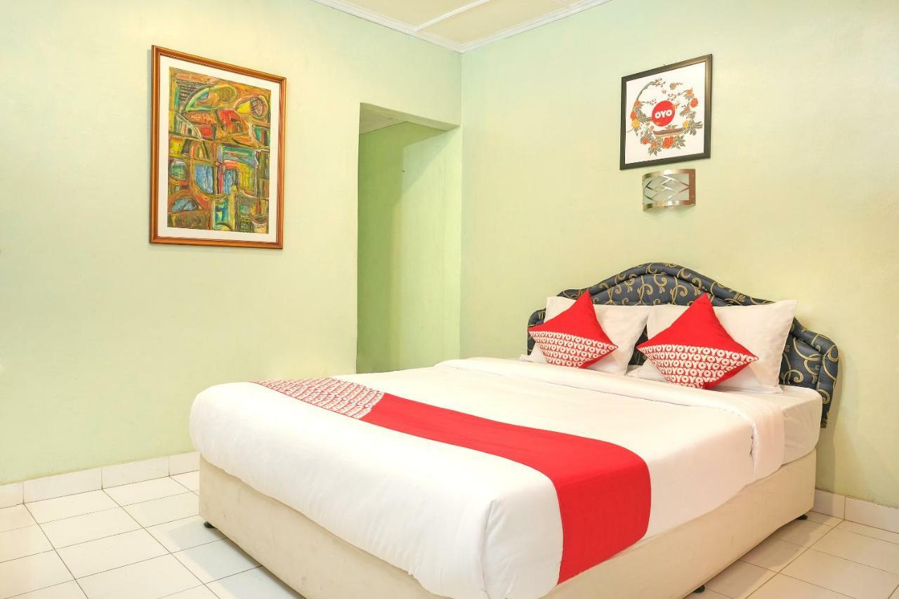 Oyo 585 Hotel Perwita Sari Yogyakarta Ngoại thất bức ảnh