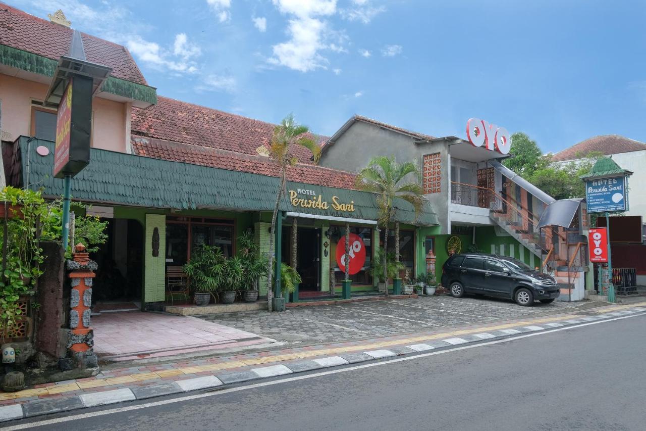 Oyo 585 Hotel Perwita Sari Yogyakarta Ngoại thất bức ảnh